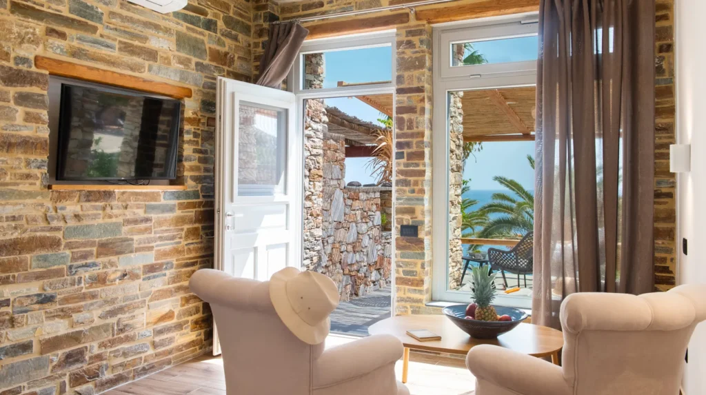 Lazarou beach Suites – Junior - Planing Seagull